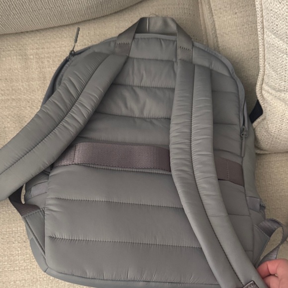 lululemon athletica puffer backpack - Picture 4 of 4
